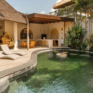 Lamoon Berawa Villa